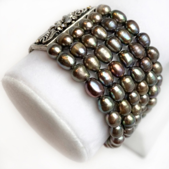 ANTHROPOLOGIE Pearl Bracelet - Picture 4 of 6